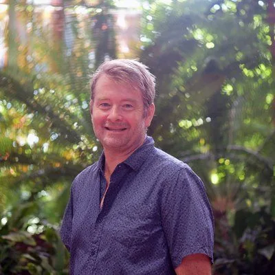 Dr Chris Howard